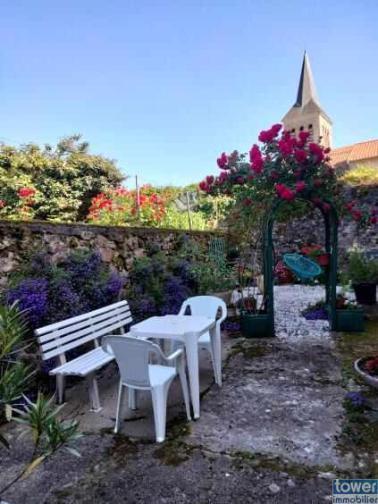 Maison - 228 m² - 6 pièces