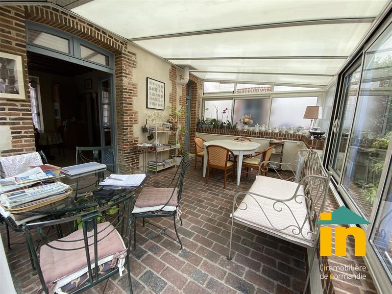 Demeure - 220 m² - 8 pièces