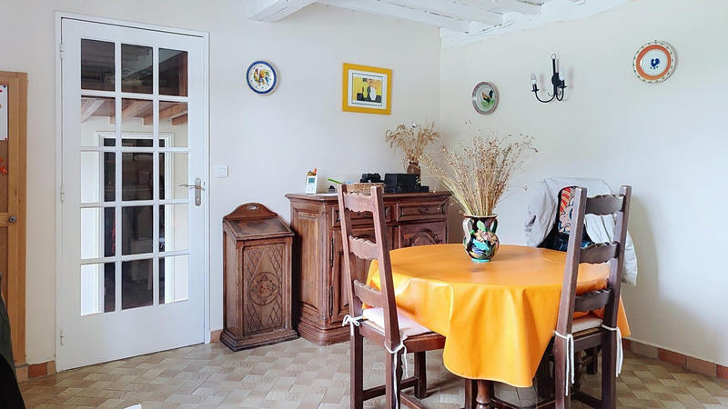 Maison - 242 m² - 7 pièces