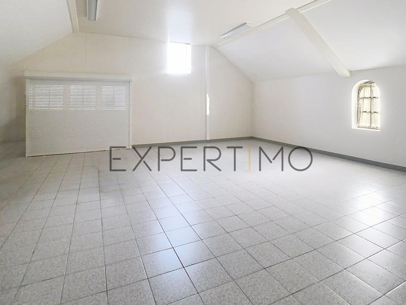 Maison - 240 m² - 9 pièces