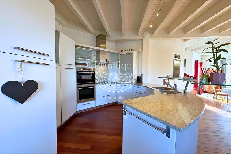 Maison - 306 m² - 7 pièces