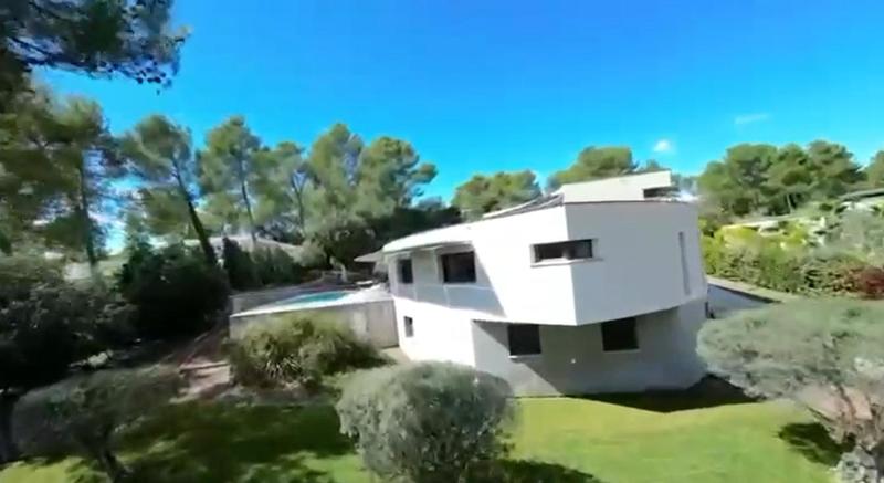 Villa - 394 m² - 11 pièces