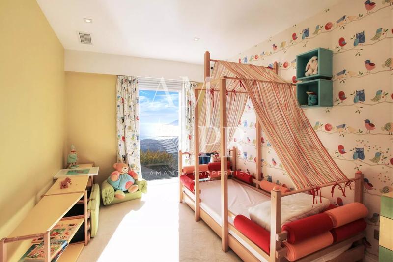 Villa - 200 m² - 5 pièces