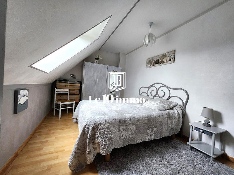 Maison - 182 m² - 8 pièces