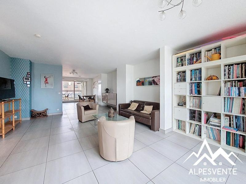 Appartement - 102 m² - 4 pièces