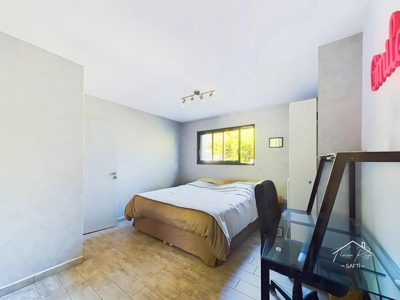 Maison - 224 m² - 8 pièces