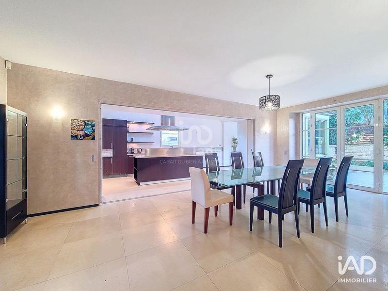 Maison - 600 m² - 14 pièces