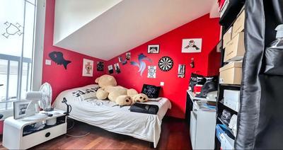 Maison - 246 m² - 11 pièces