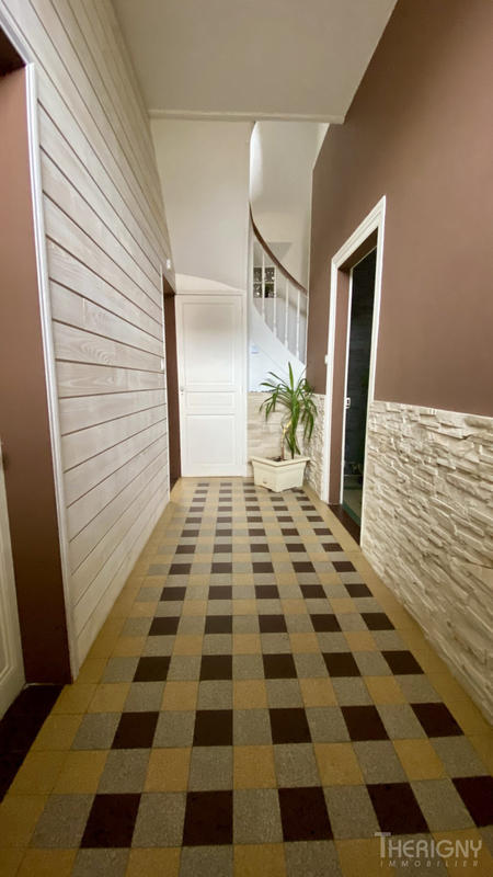 Maison - 184 m² - 8 pièces