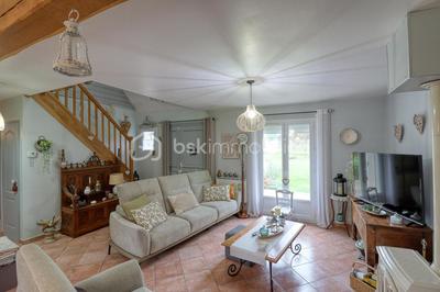 Maison traditionnelle - 193 m² - 8 pièces