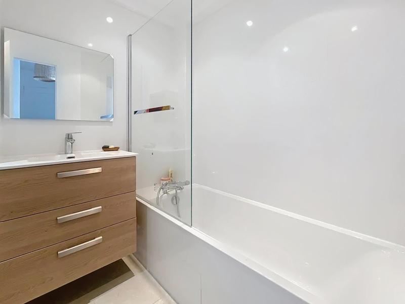 Appartement - 99 m² - 4 pièces