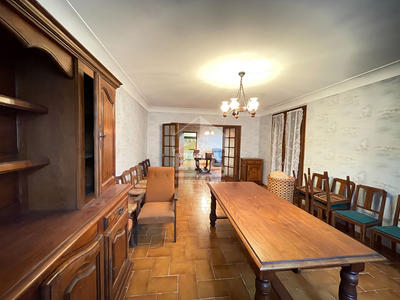 Maison - 210 m² - 8 pièces