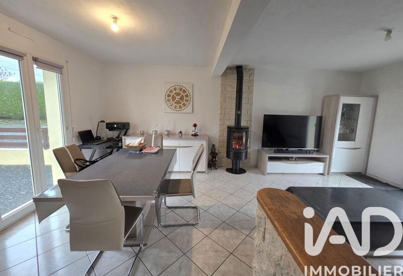 Maison - 95 m² - 5 pièces