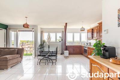 Chambre - 11 m² - 1 pièce