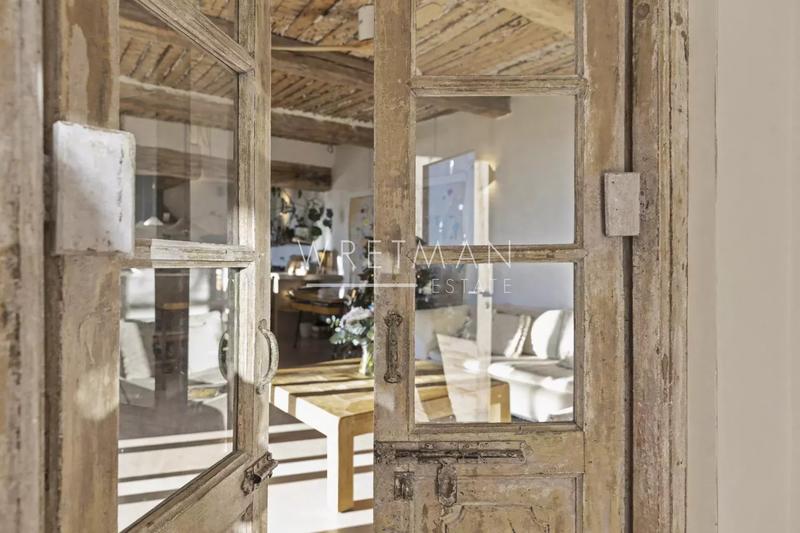 Maison - 240 m² - 8 pièces