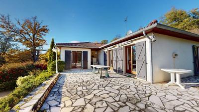 Maison - 140 m² - 5 pièces