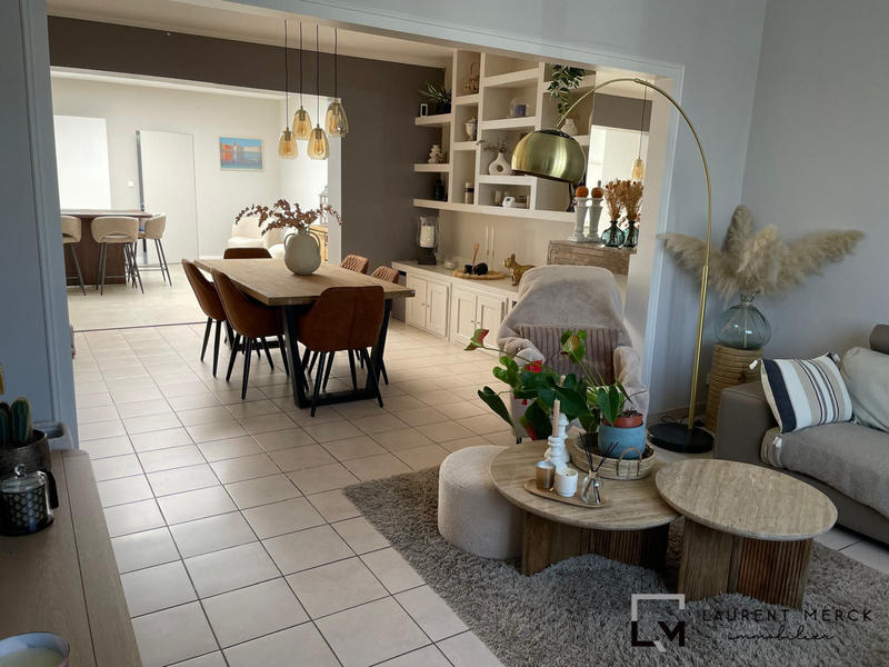 Maison - 200 m² - 7 pièces