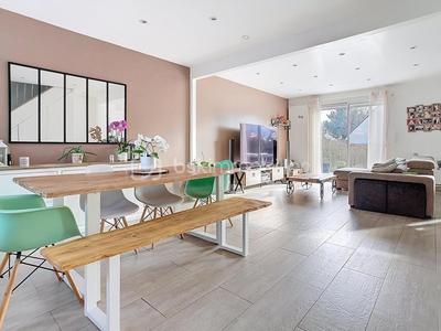 Maison de ville - 100 m² - 5 pièces