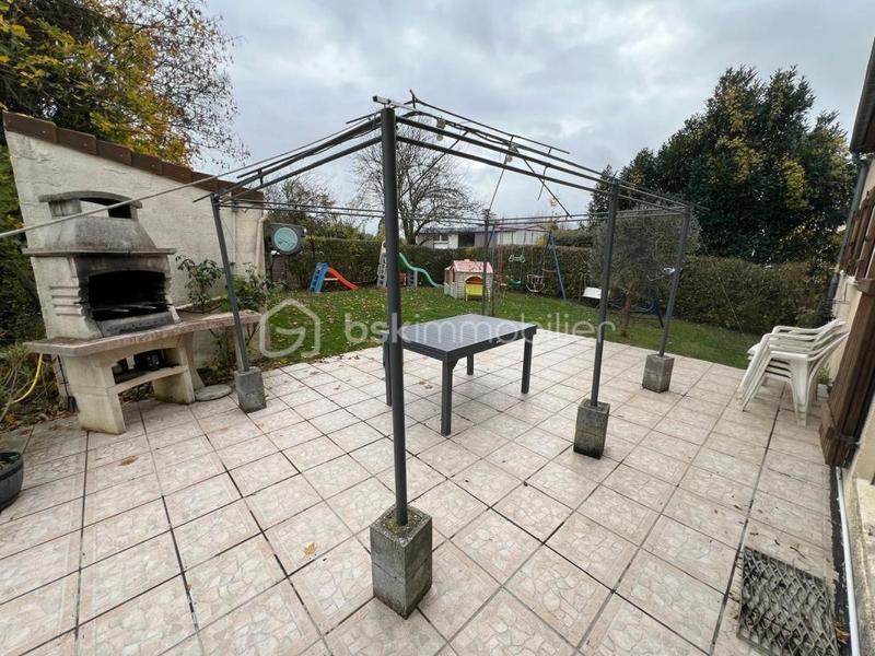 Maison - 205 m² - 9 pièces