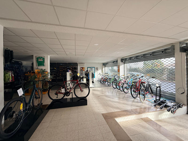 Maison - 680 m² - 12 pièces