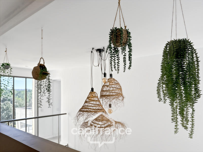 Maison - 220 m² - 8 pièces