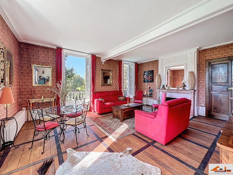 Château - 840 m² - 20 pièces