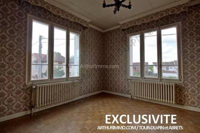 Maison - 212 m² - 10 pièces