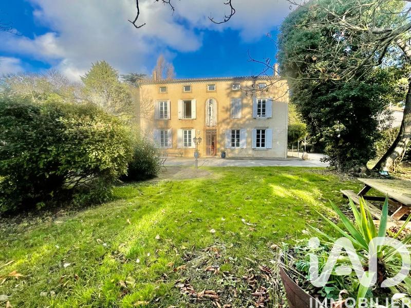 Maison - 411 m² - 11 pièces