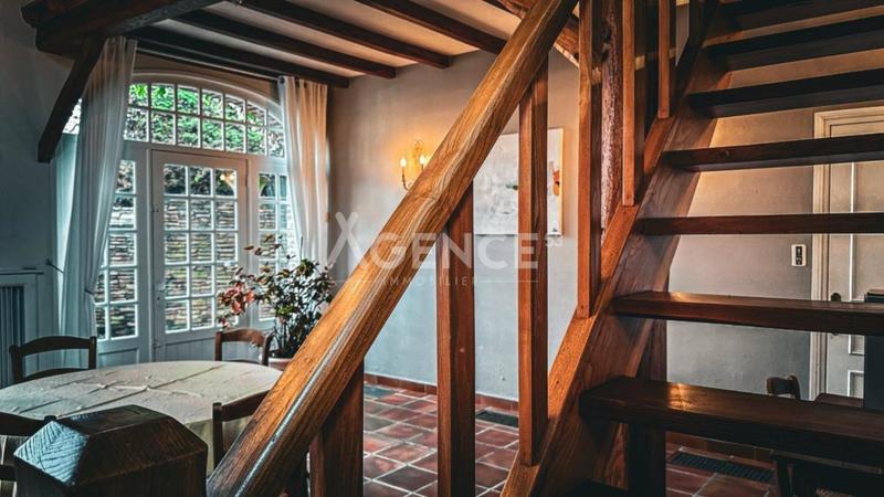 Maison bourgeoise - 352 m² - 9 pièces