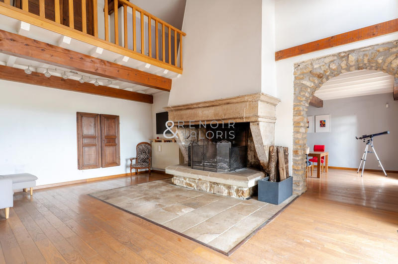 Maison - 270 m² - 10 pièces