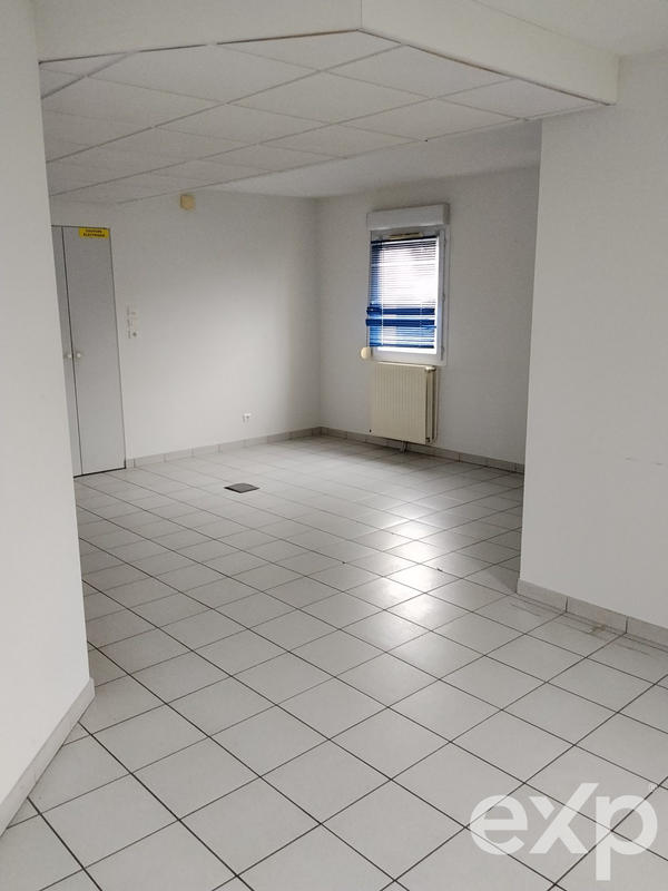 Bureau - 93 m² - 5 pièces