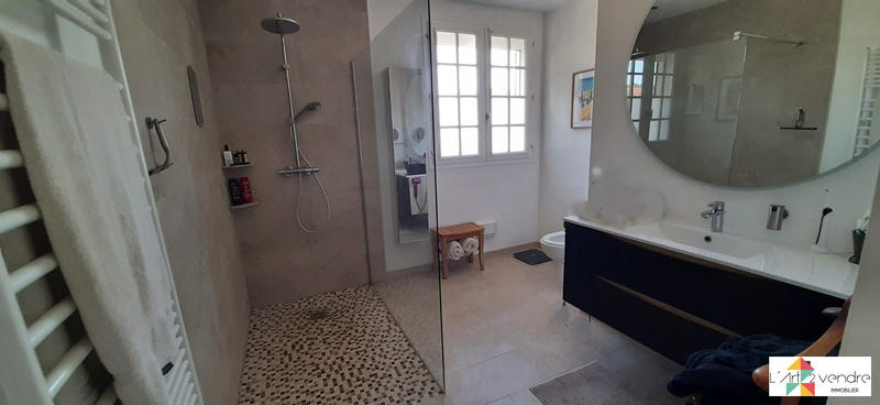 Maison - 230 m² - 7 pièces