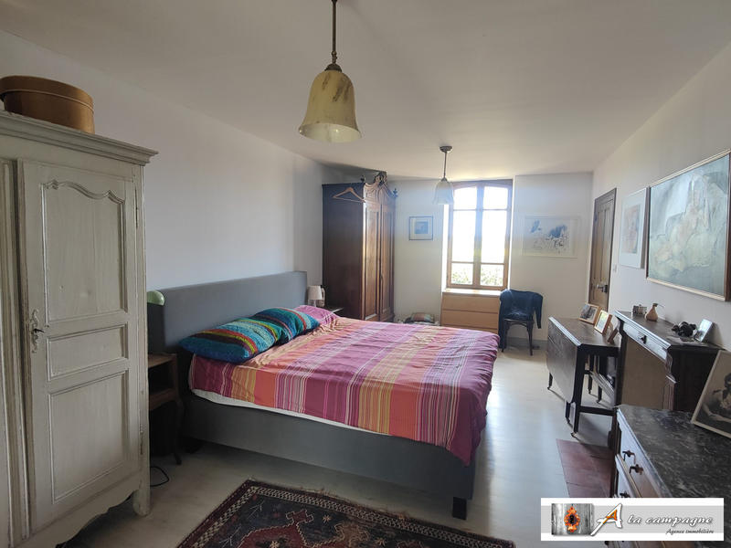 Maison ancienne - 215 m² - 6 pièces