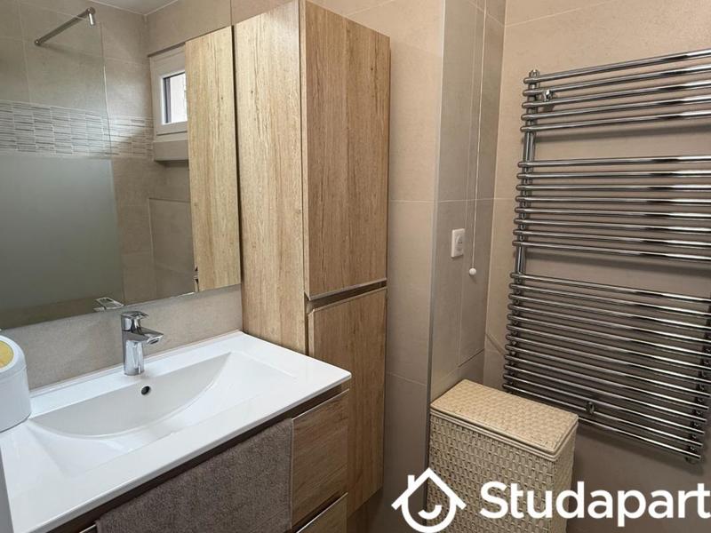 Appartement - 70 m² - 3 pièces