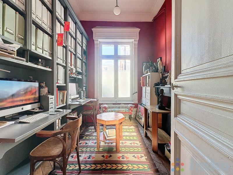 Maison - 252 m² - 8 pièces