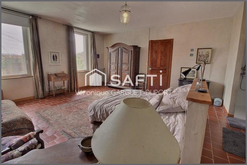 Maison de maîtres - 313 m² - 11 pièces