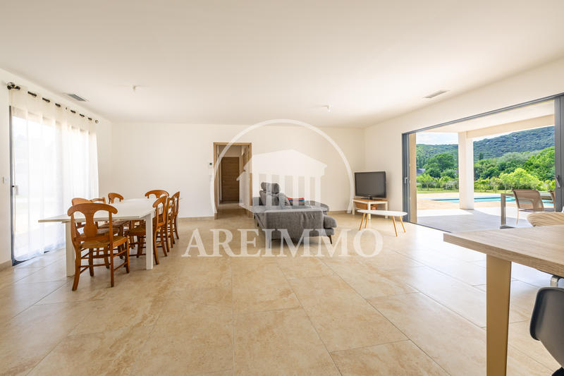 Maison - 150 m² - 5 pièces