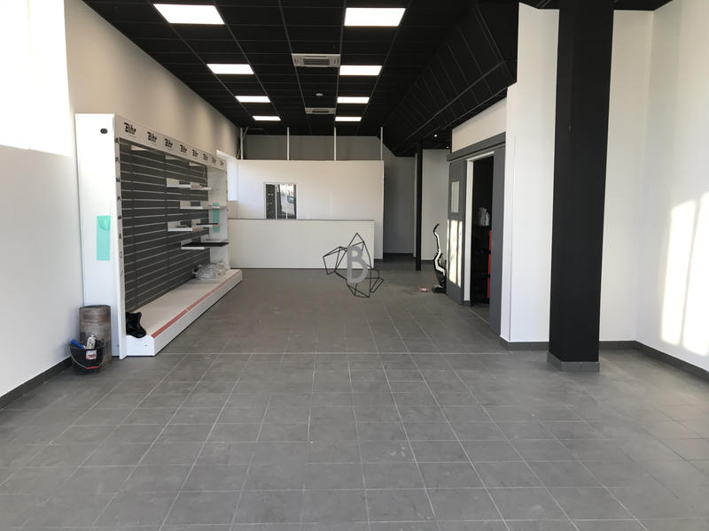 Local commercial - 198 m²