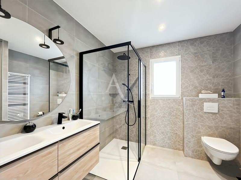 Maison - 93 m² - 4 pièces