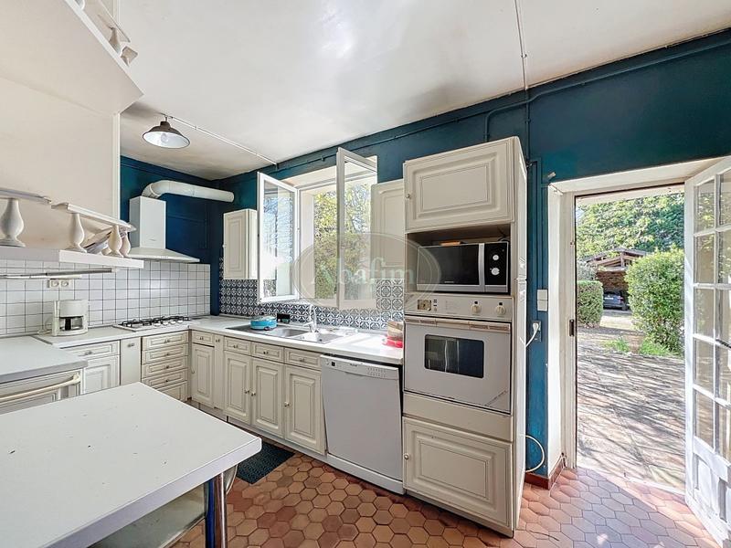 Maison - 300 m² - 10 pièces