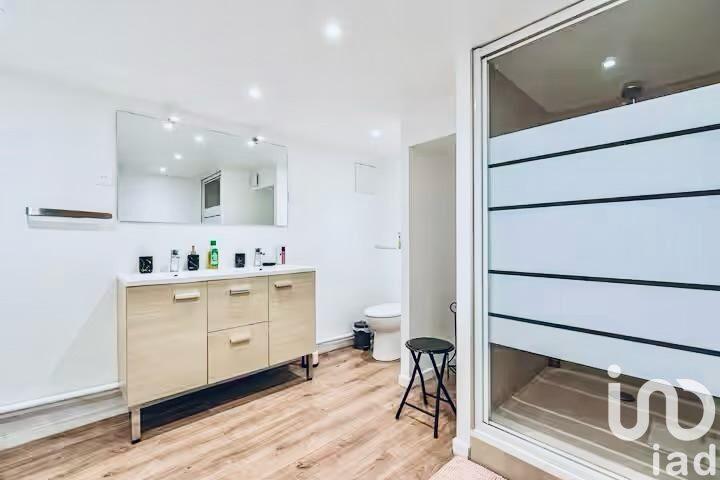 Maison - 220 m² - 10 pièces