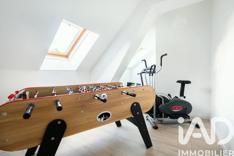 Maison - 210 m² - 9 pièces