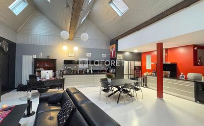 Loft - 185 m² - 5 pièces