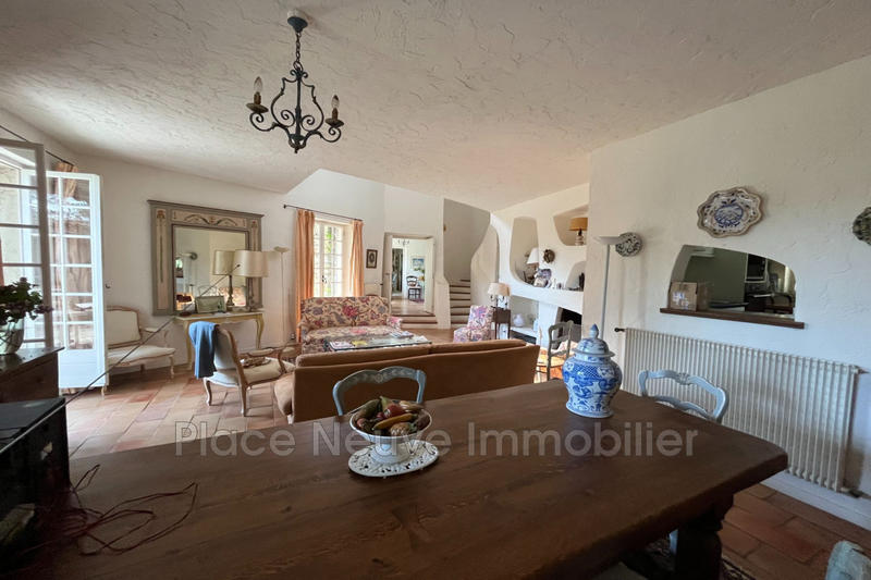 Maison - 200 m² - 7 pièces