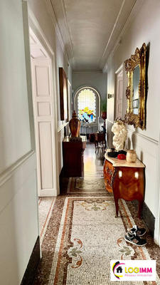 Maison - 255 m² - 8 pièces