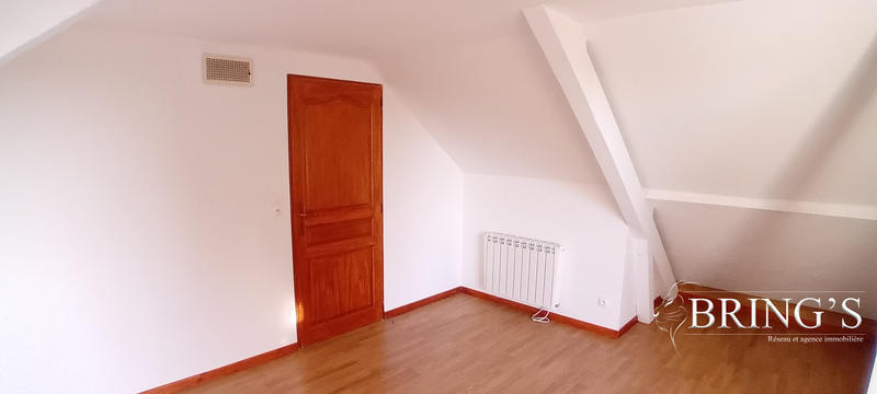 Maison - 218 m² - 9 pièces
