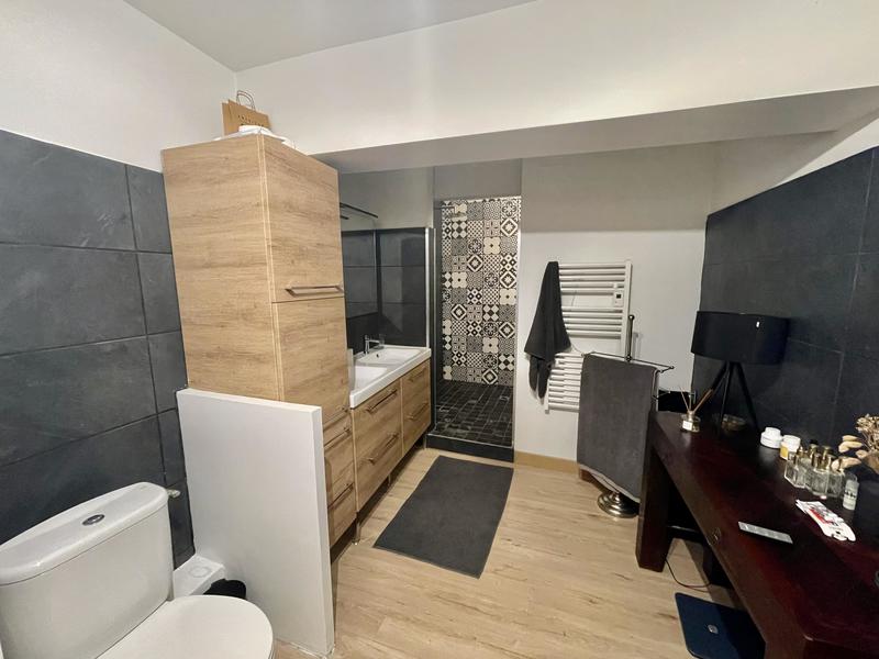 Appartement - 200 m² - 5 pièces