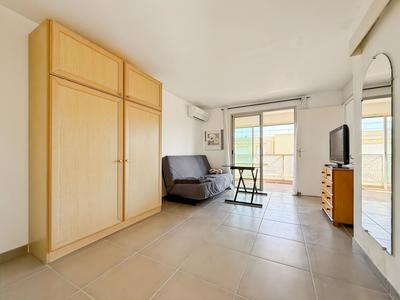 Studio - 25 m² - 1 pièce