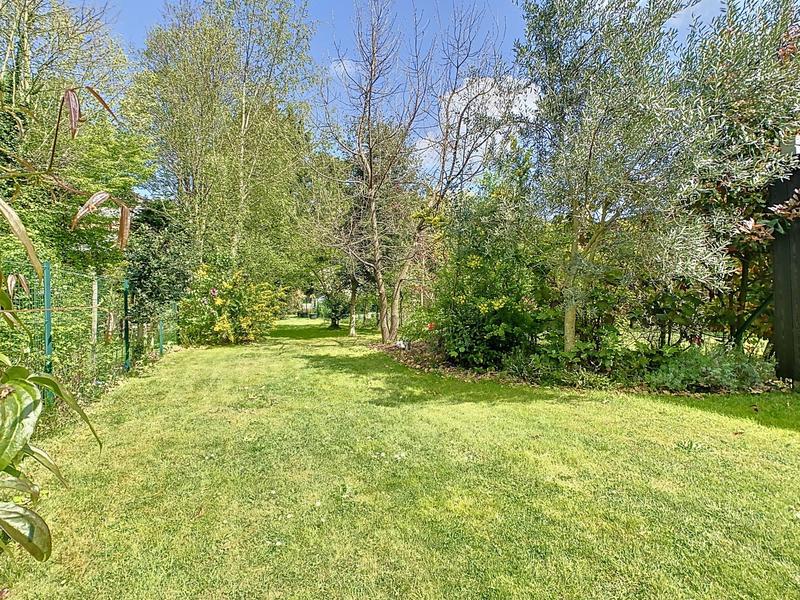 Maison - 220 m² - 9 pièces