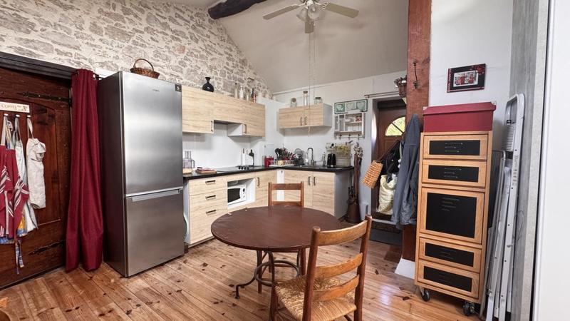 Maison - 220 m² - 7 pièces